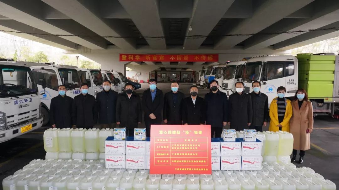 網(wǎng)站開發(fā)中國男孩開發(fā)一個網(wǎng)站讓美國防控新冠病毒物資(組圖)網(wǎng)站前端開發(fā)(圖1)