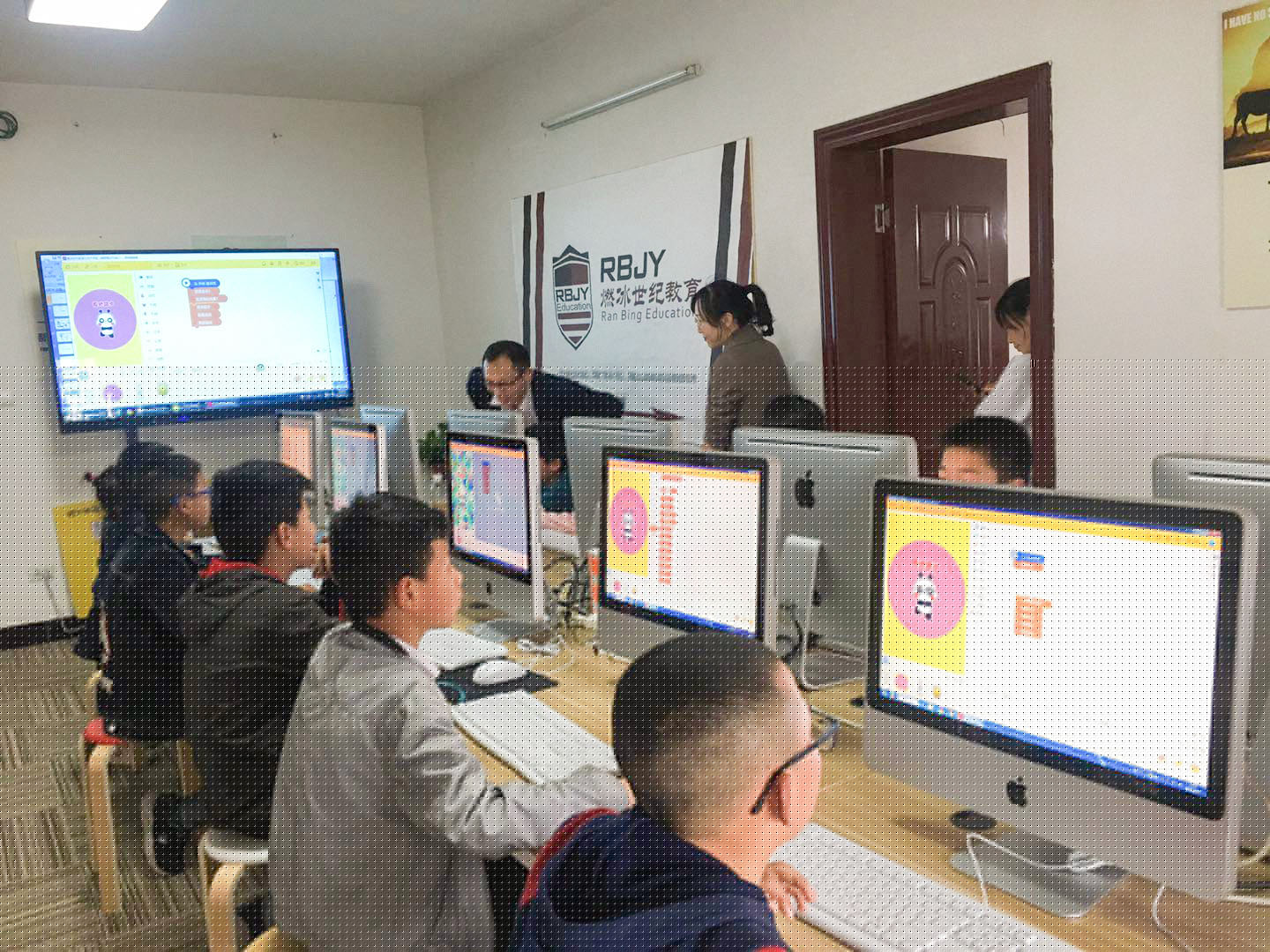 php編程培訓班哪家好入門語言與職業(yè)生涯在計算機編程領(lǐng)域，人生第一行經(jīng)典代碼ug編程好還是北京精雕編程好(圖1)