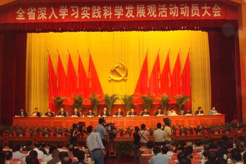 正規(guī)網(wǎng)站開發(fā)需團隊協(xié)作，初學(xué)者可先實踐再深入學(xué)習(xí)(圖2)